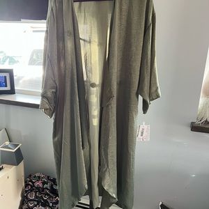 NWT LuLaRoe Shirley size large